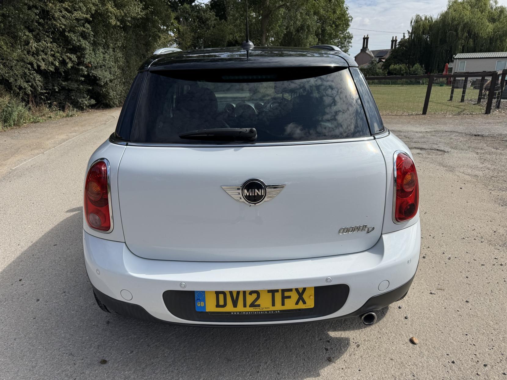 MINI Countryman 2.0 Cooper D SUV 5dr Diesel Auto ALL4 Euro 5 (112 ps)