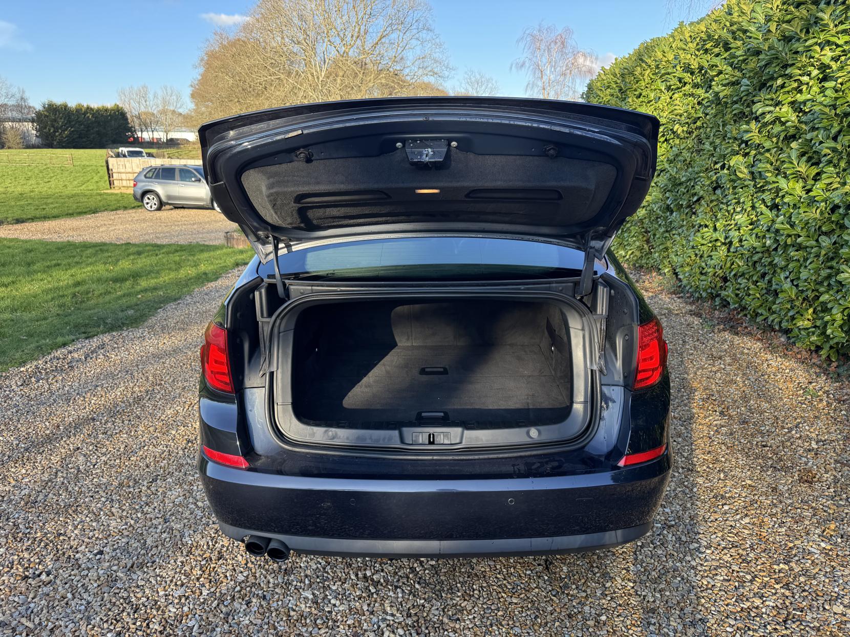 BMW 5 Series Gran Turismo 3.0 530d SE GT 5dr Diesel Steptronic Euro 5 (245 ps)