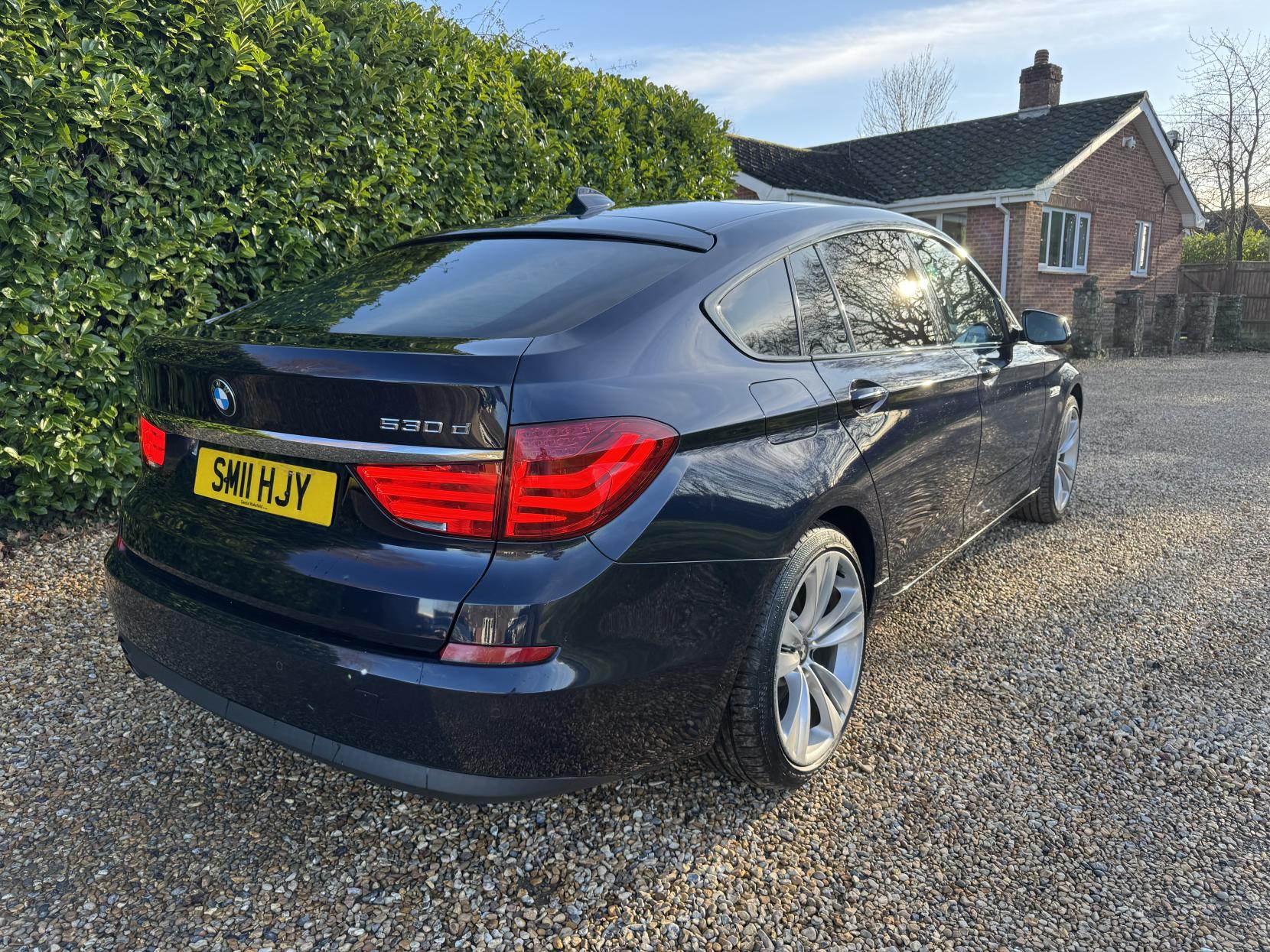 BMW 5 Series Gran Turismo 3.0 530d SE GT 5dr Diesel Steptronic Euro 5 (245 ps)