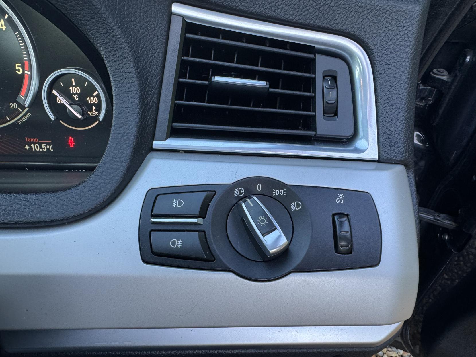 BMW 5 Series Gran Turismo 3.0 530d SE GT 5dr Diesel Steptronic Euro 5 (245 ps)