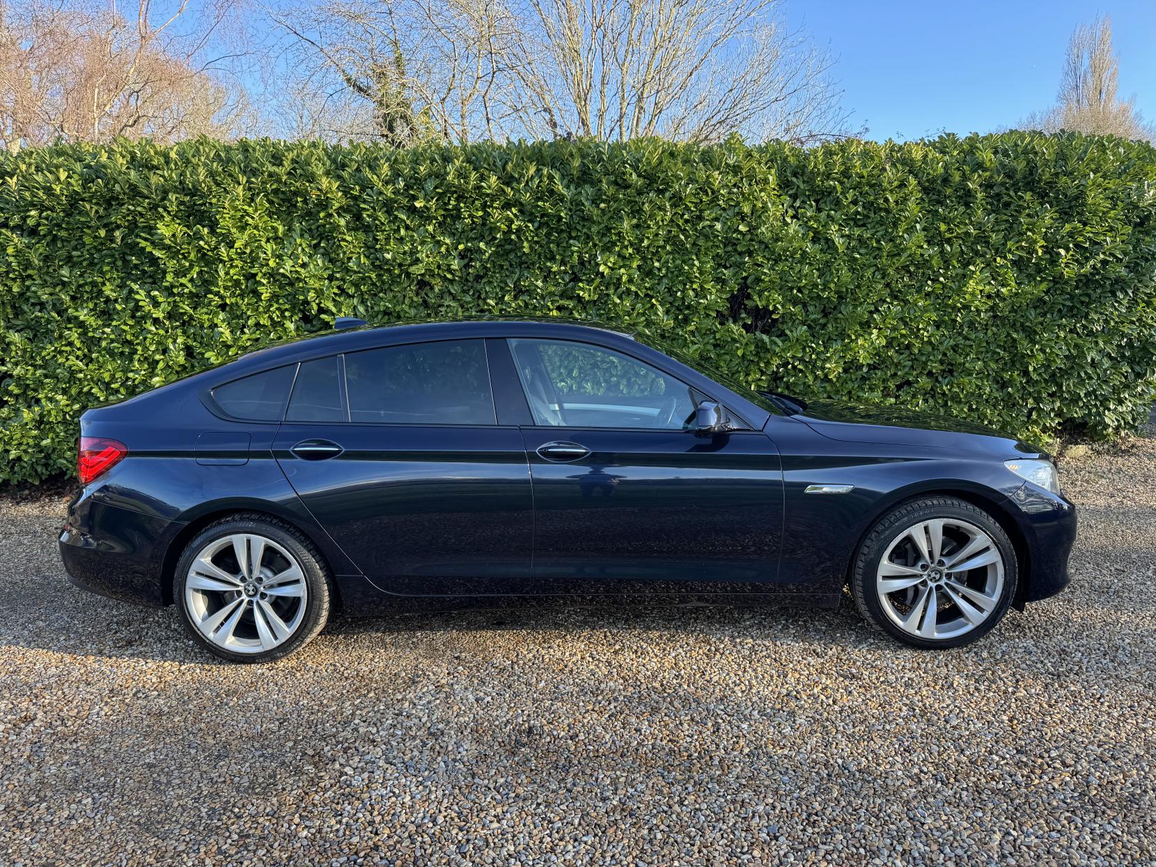 BMW 5 Series Gran Turismo 3.0 530d SE GT 5dr Diesel Steptronic Euro 5 (245 ps)