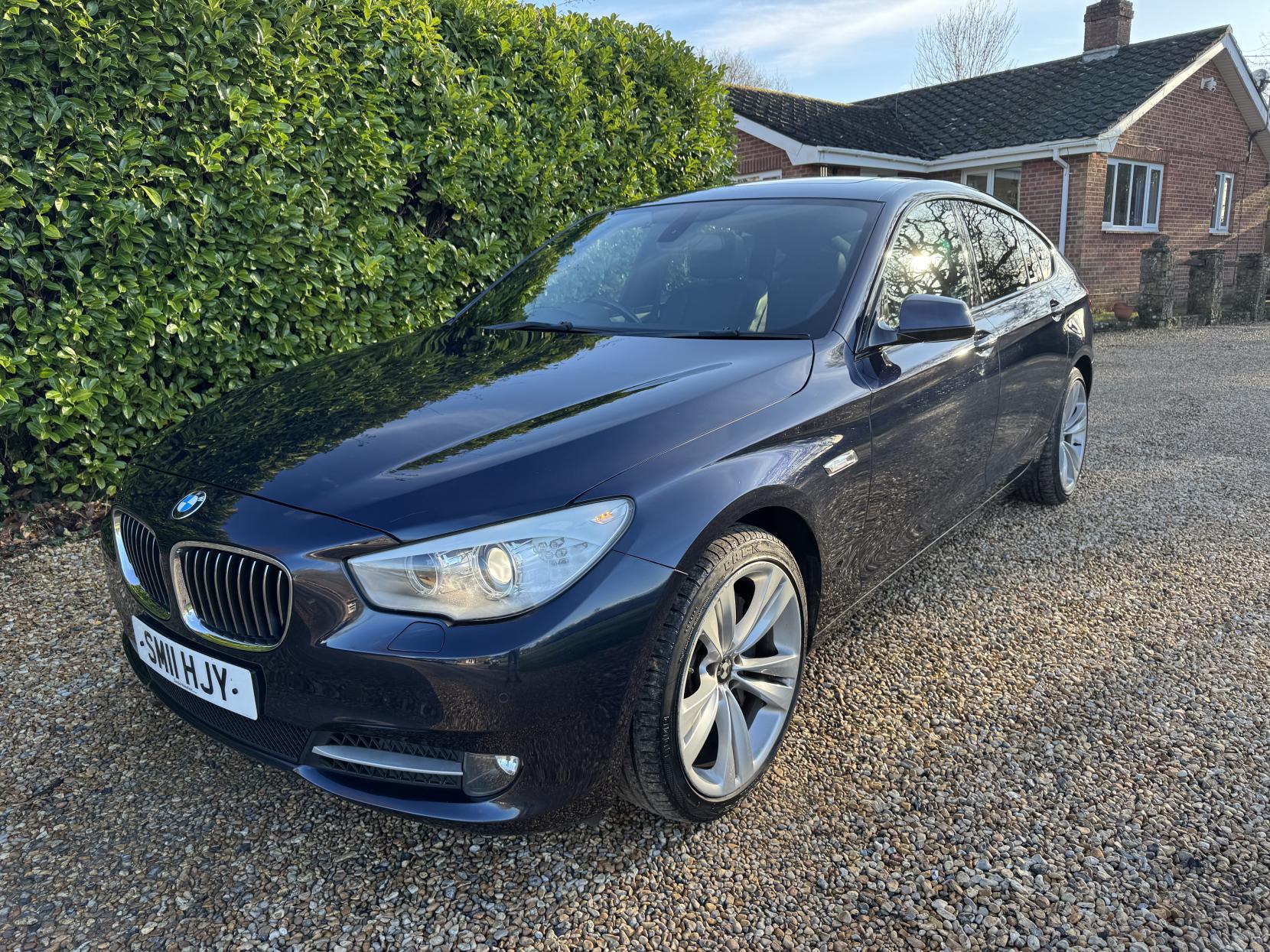 BMW 5 Series Gran Turismo 3.0 530d SE GT 5dr Diesel Steptronic Euro 5 (245 ps)