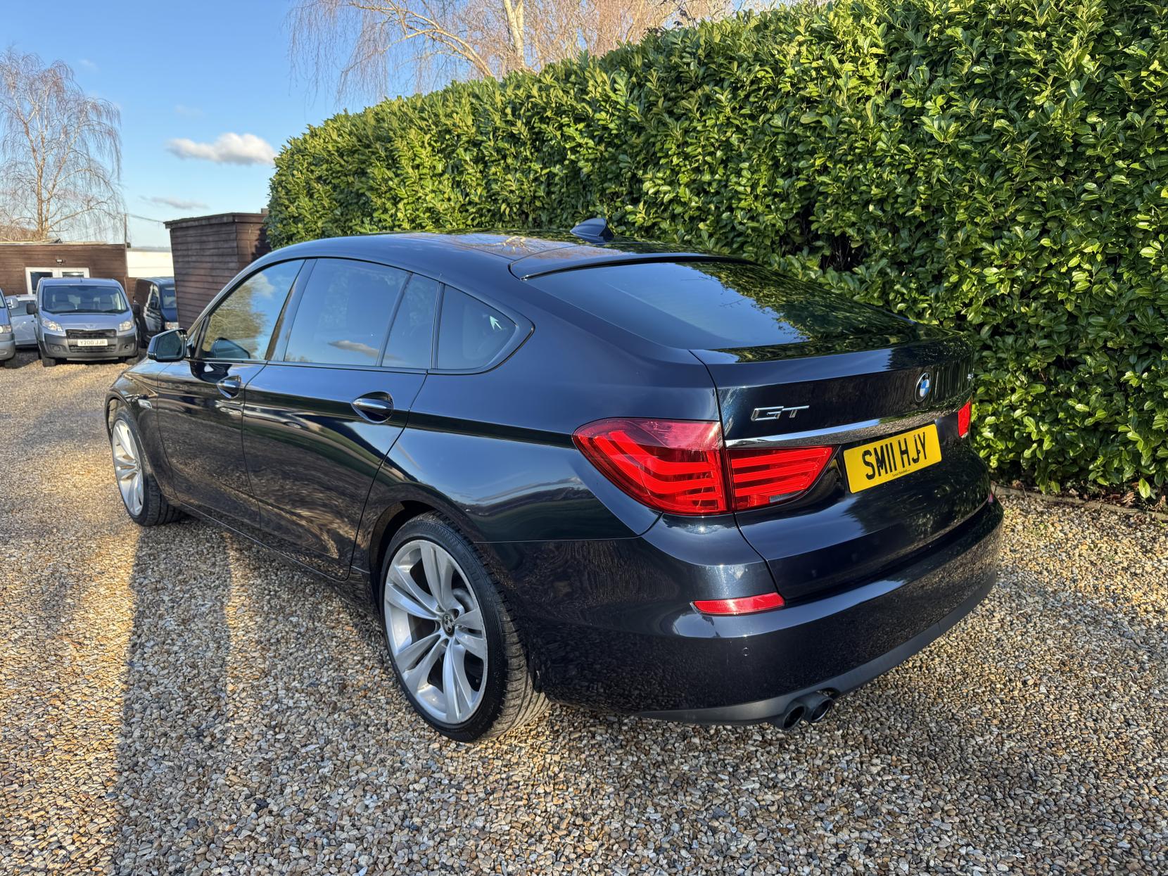 BMW 5 Series Gran Turismo 3.0 530d SE GT 5dr Diesel Steptronic Euro 5 (245 ps)