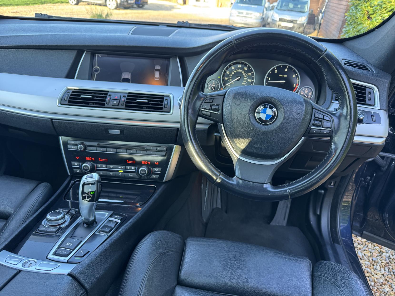 BMW 5 Series Gran Turismo 3.0 530d SE GT 5dr Diesel Steptronic Euro 5 (245 ps)