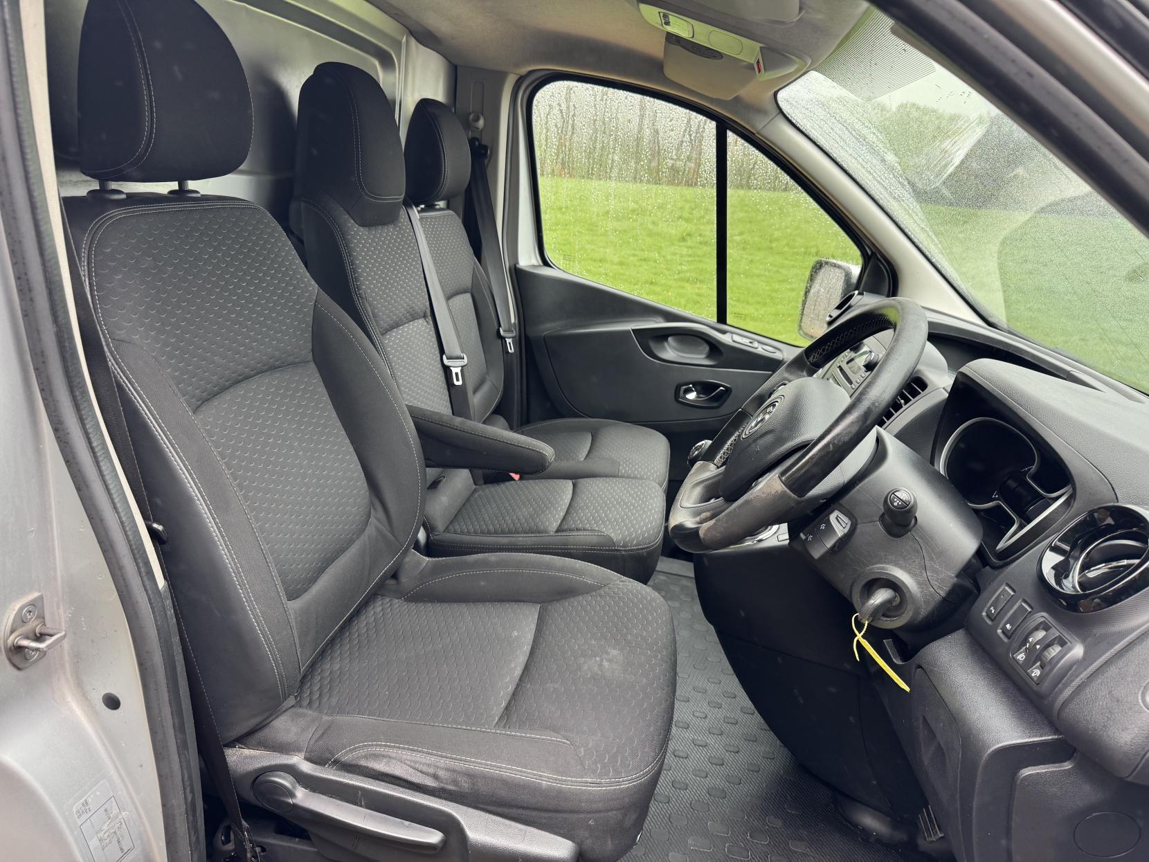 Vauxhall Vivaro 1.6 CDTi 2900 Sportive Panel Van 5dr Diesel Manual L2 H1 Euro 6 (120 ps)