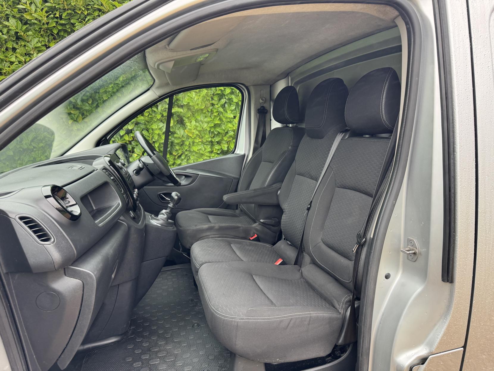 Vauxhall Vivaro 1.6 CDTi 2900 Sportive Panel Van 5dr Diesel Manual L2 H1 Euro 6 (120 ps)