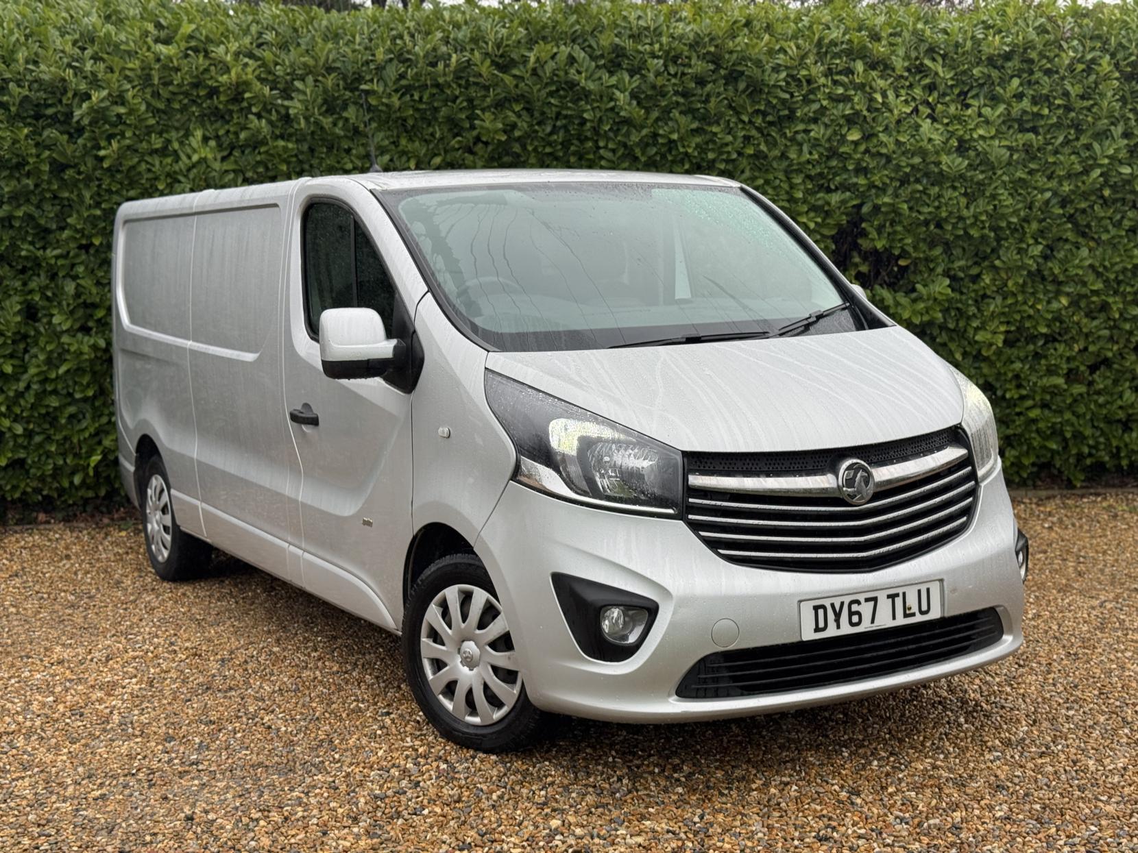Vauxhall Vivaro 1.6 CDTi 2900 Sportive Panel Van 5dr Diesel Manual L2 H1 Euro 6 (120 ps)