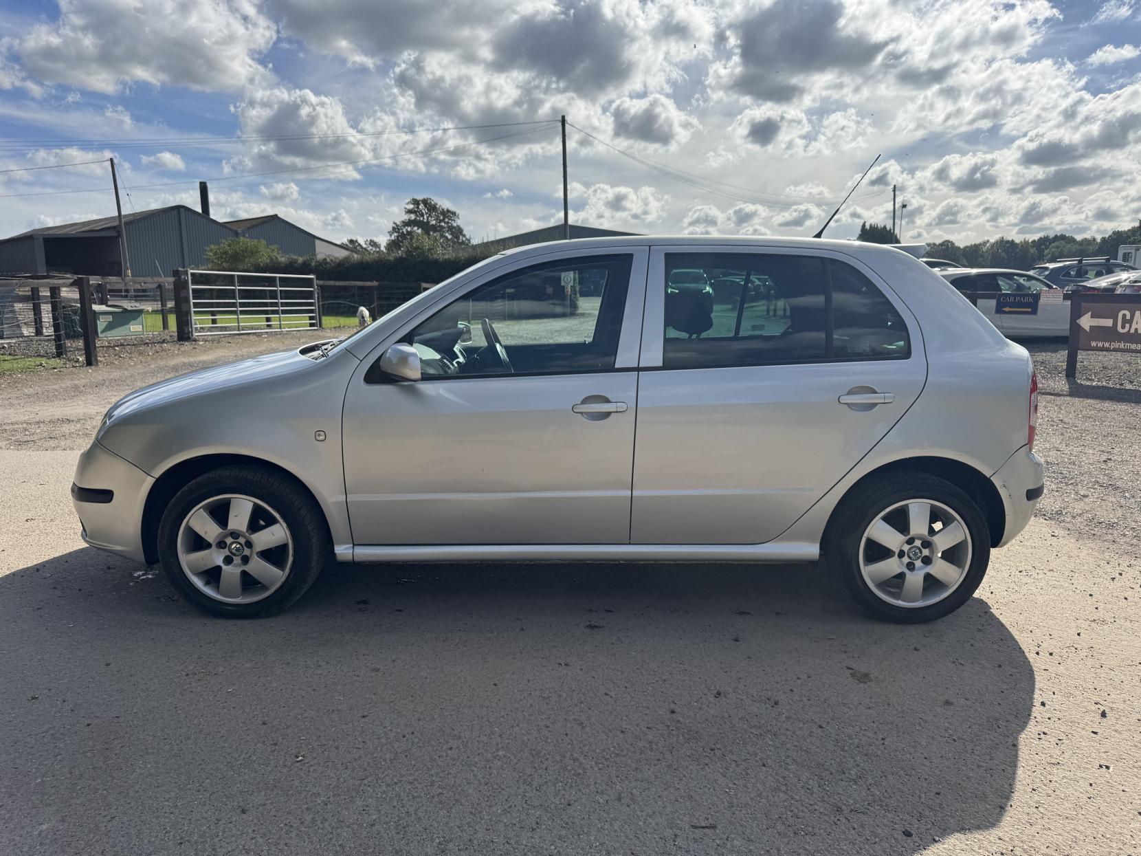 Skoda Fabia 1.2 HTP 12V Sport Hatchback 5dr Petrol Manual (140 g/km, 64 bhp)