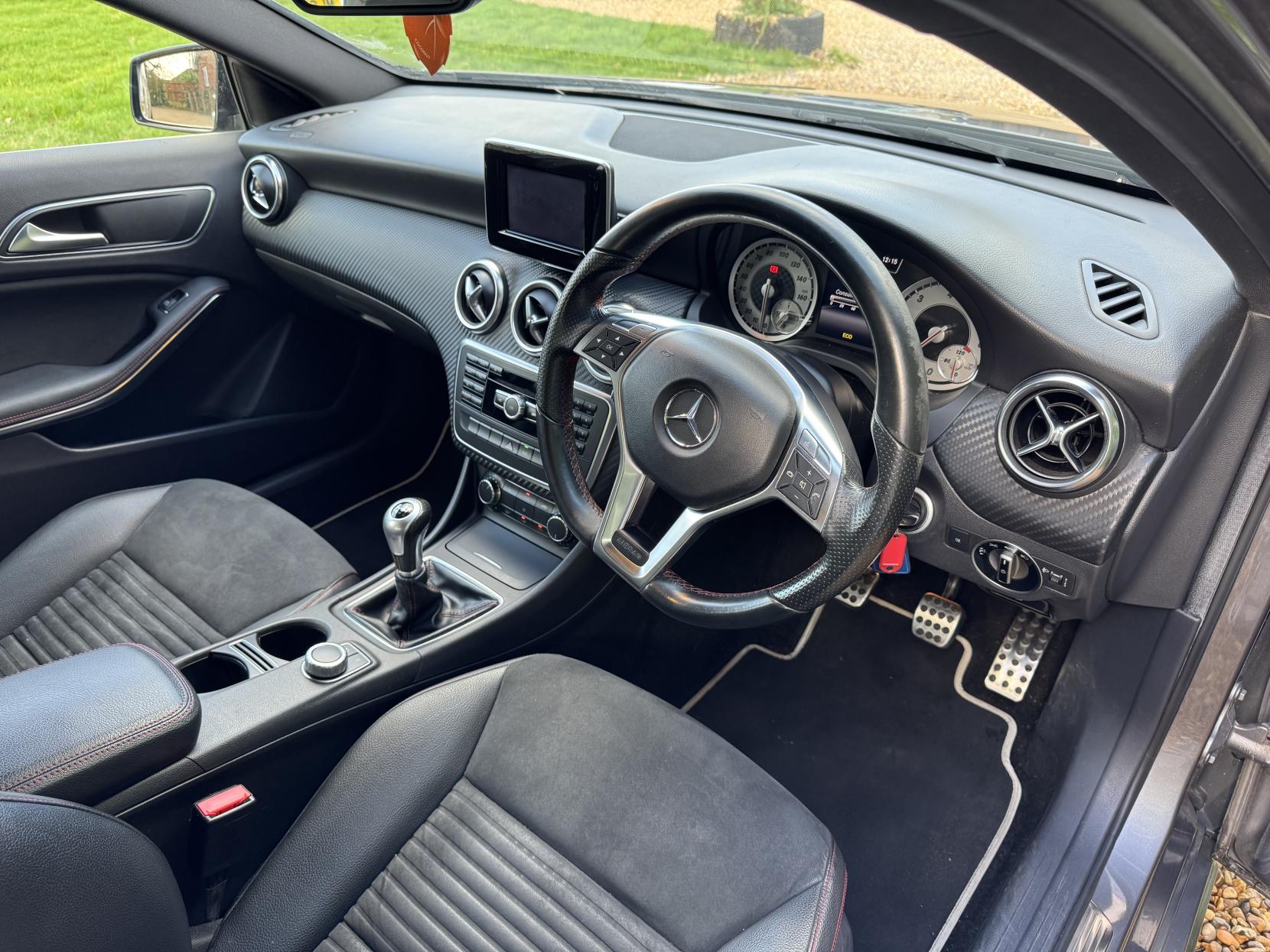 Mercedes-Benz A Class 1.5 A180 CDI AMG Sport Hatchback 5dr Diesel Manual Euro 5 (s/s) (109 ps)