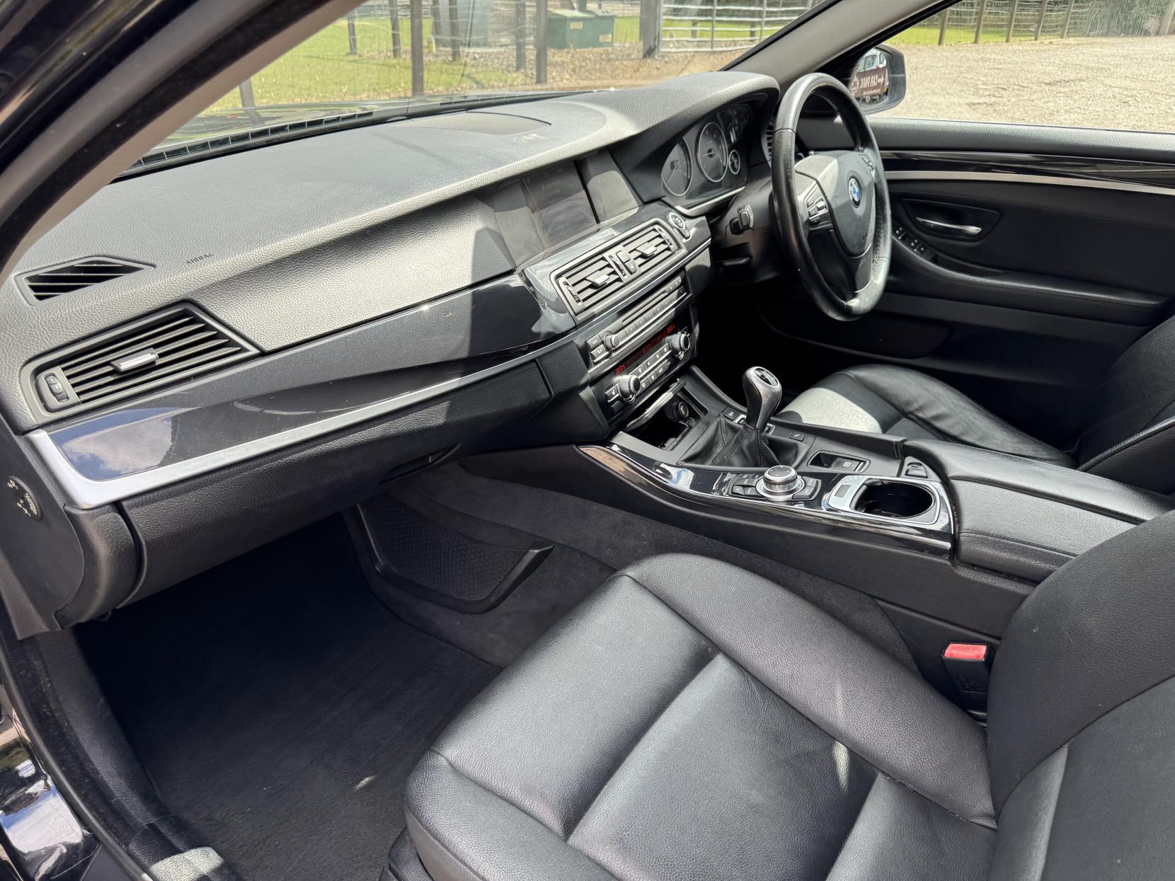 BMW 5 Series 2.0 520d ED EfficientDynamics Saloon 4dr Diesel Manual Euro 5 (s/s) (184 ps)