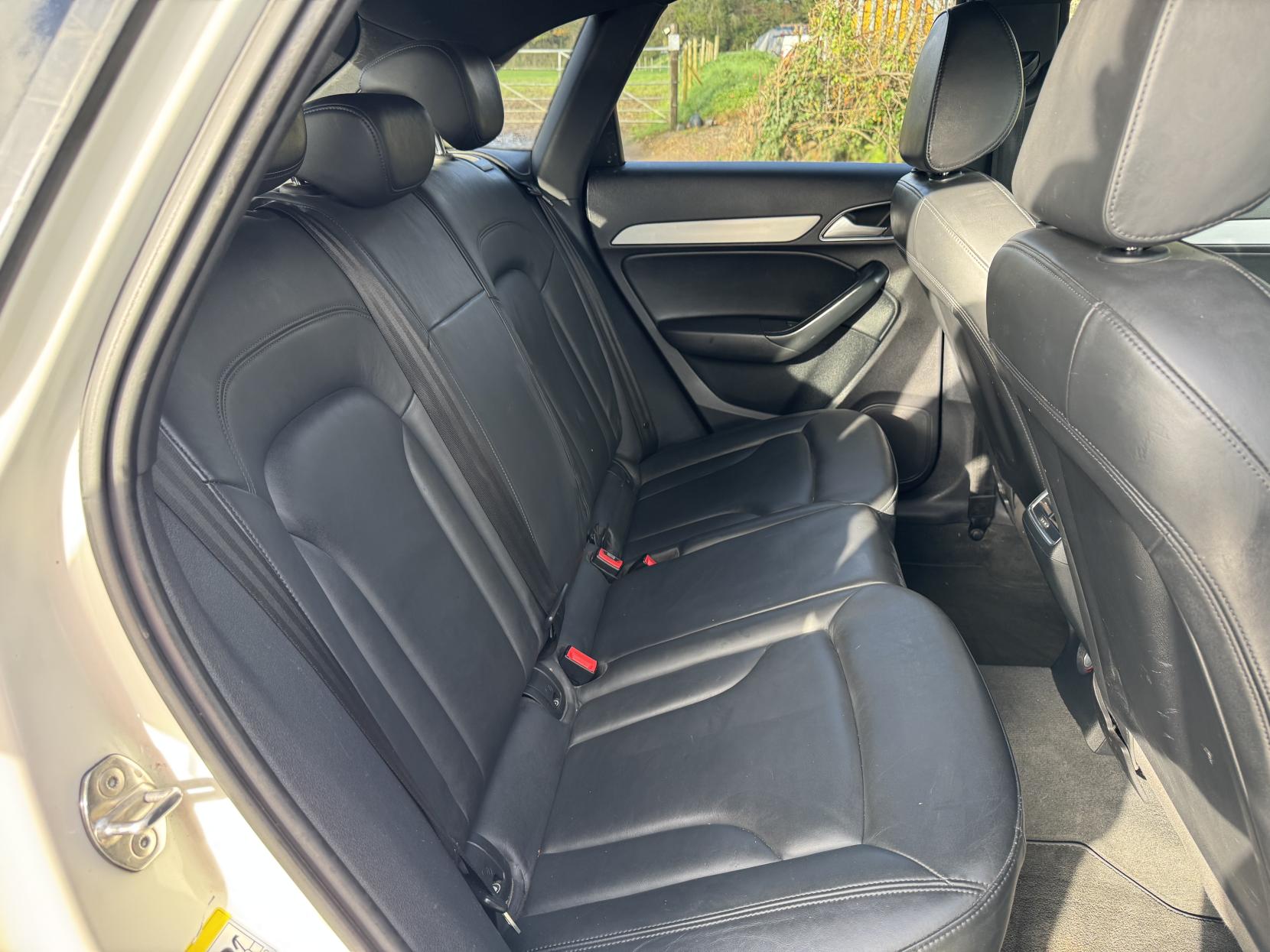 Audi Q3 2.0 TDI S line SUV 5dr Diesel S Tronic quattro Euro 5 (s/s) (177 ps)