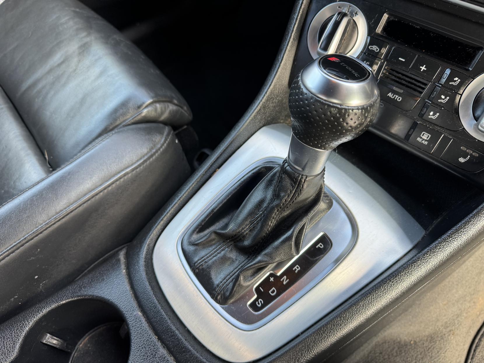 Audi Q3 2.0 TDI S line SUV 5dr Diesel S Tronic quattro Euro 5 (s/s) (177 ps)