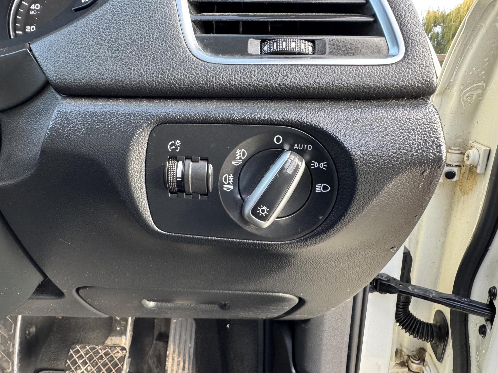 Audi Q3 2.0 TDI S line SUV 5dr Diesel S Tronic quattro Euro 5 (s/s) (177 ps)