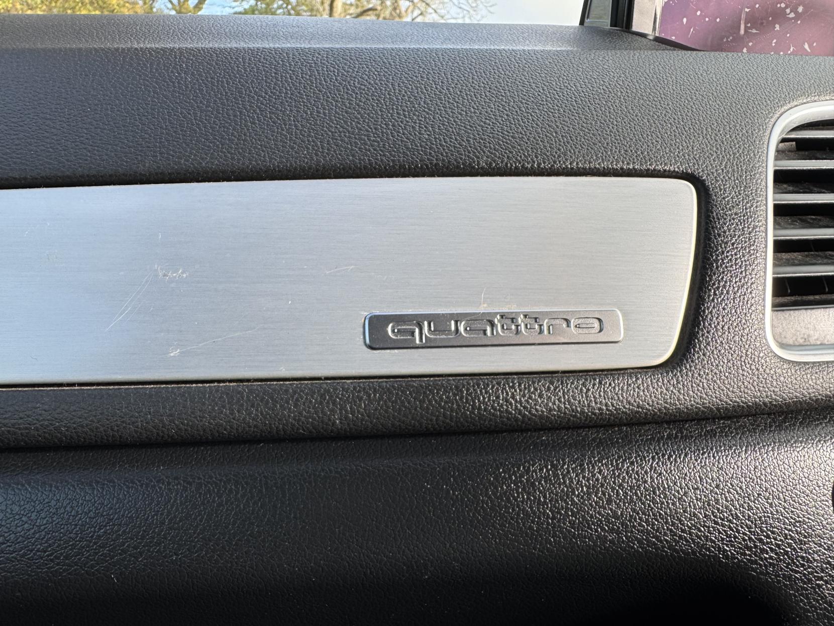 Audi Q3 2.0 TDI S line SUV 5dr Diesel S Tronic quattro Euro 5 (s/s) (177 ps)