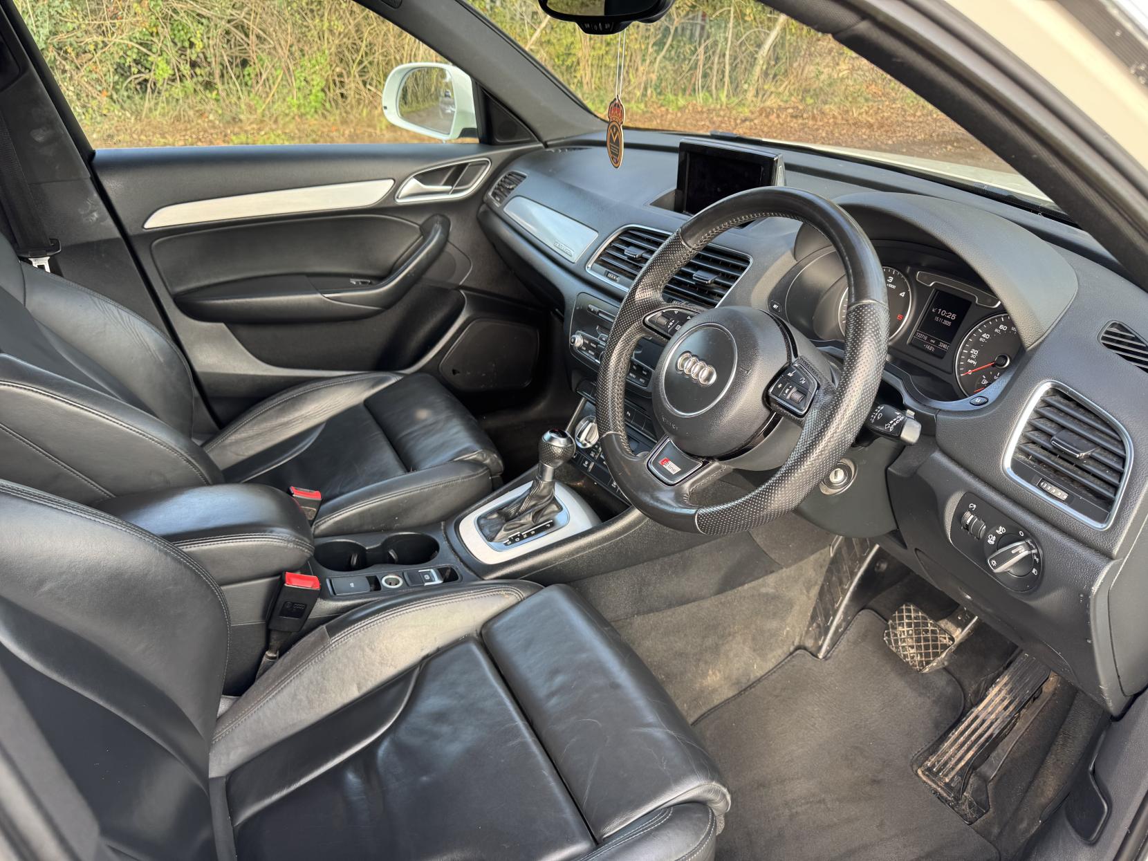 Audi Q3 2.0 TDI S line SUV 5dr Diesel S Tronic quattro Euro 5 (s/s) (177 ps)