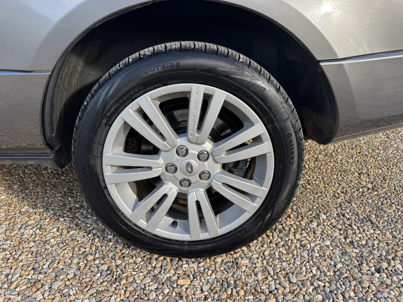 Land Rover Range Rover 3.6 TD V8 Vogue SE SUV 5dr Diesel Auto 4WD Euro 4 (271 ps)