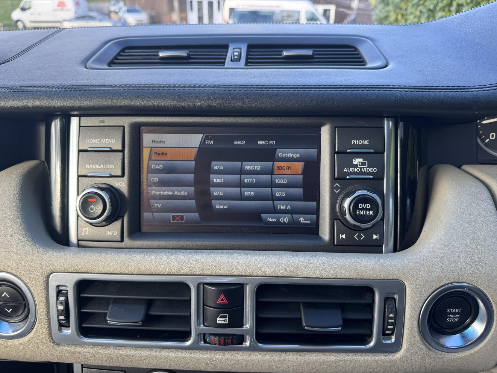 Land Rover Range Rover 3.6 TD V8 Vogue SE SUV 5dr Diesel Auto 4WD Euro 4 (271 ps)