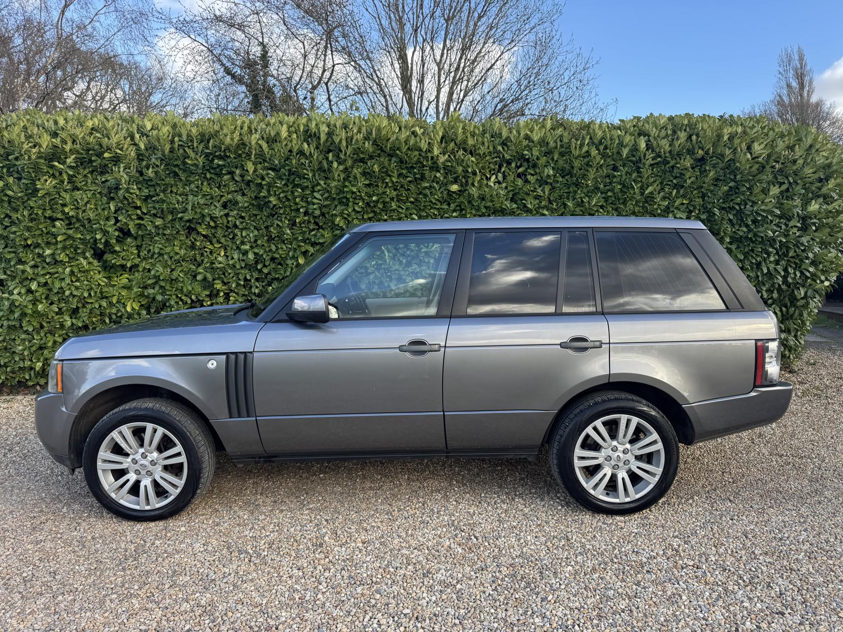 Land Rover Range Rover 3.6 TD V8 Vogue SE SUV 5dr Diesel Auto 4WD Euro 4 (271 ps)