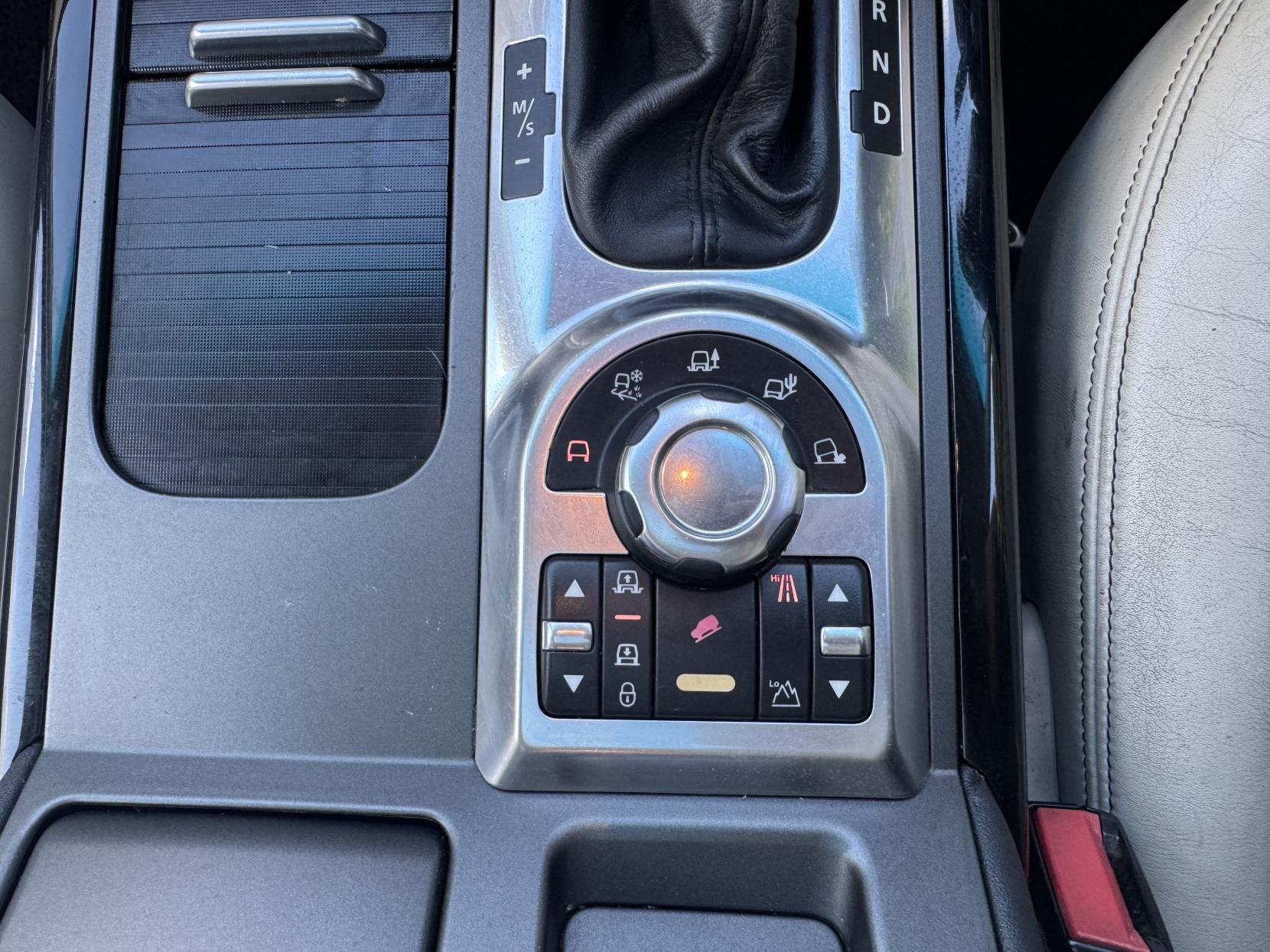 Land Rover Range Rover 3.6 TD V8 Vogue SE SUV 5dr Diesel Auto 4WD Euro 4 (271 ps)