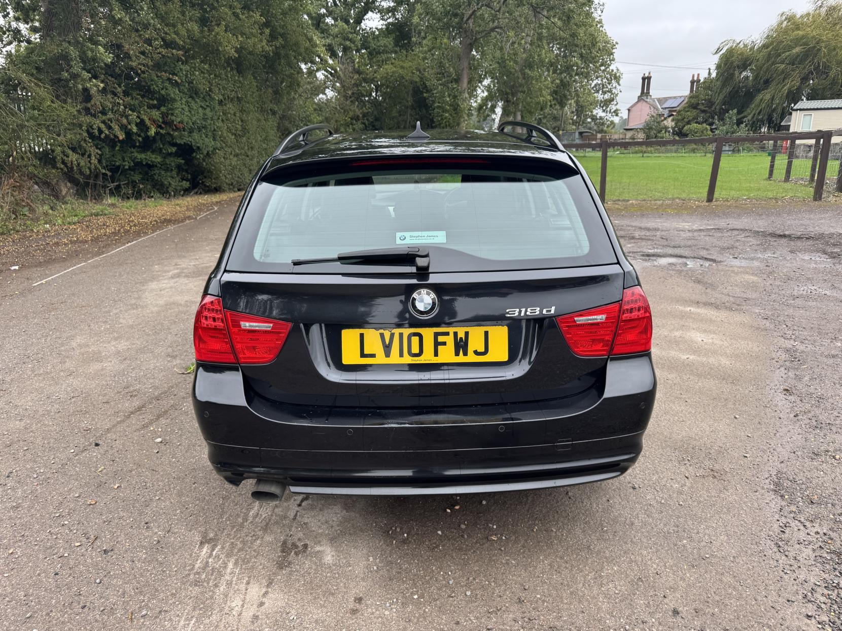 BMW 3 Series 2.0 318d SE Business Edition Touring 5dr Diesel Steptronic Euro 5 (143 ps)