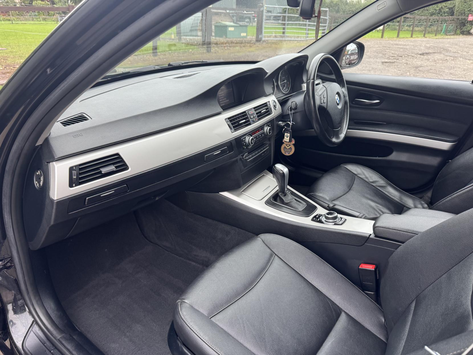 BMW 3 Series 2.0 318d SE Business Edition Touring 5dr Diesel Steptronic Euro 5 (143 ps)