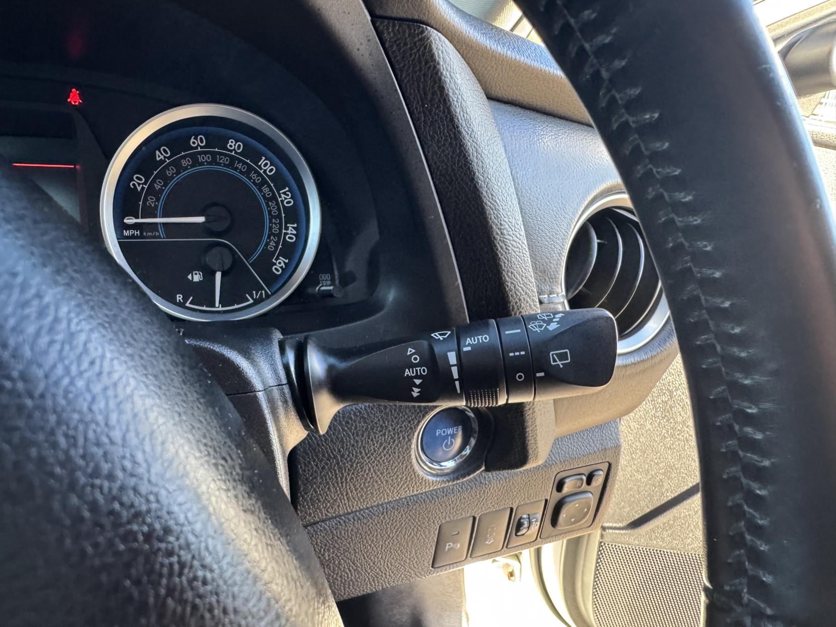 Toyota Auris 1.8 VVT-h Excel Hatchback 5dr Petrol Hybrid CVT Euro 5 (s/s) (136 ps)