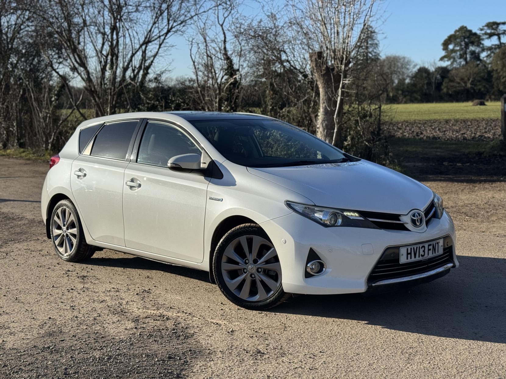 Toyota Auris 1.8 VVT-h Excel Hatchback 5dr Petrol Hybrid CVT Euro 5 (s/s) (136 ps)