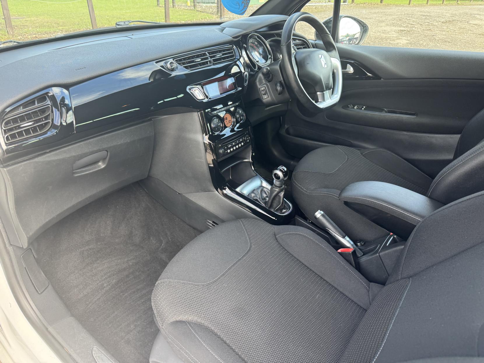 Citroen DS3 1.6 e-HDi Airdream DStyle Plus Hatchback 3dr Diesel Manual Euro 5 (s/s) (90 ps)