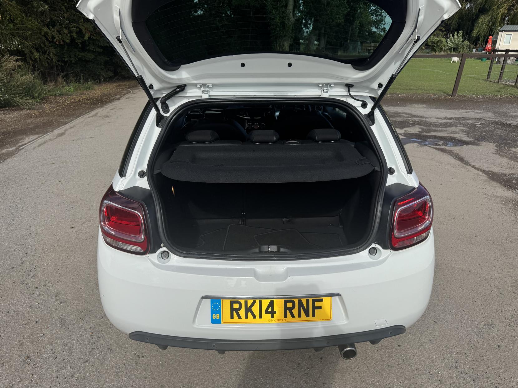 Citroen DS3 1.6 e-HDi Airdream DStyle Plus Hatchback 3dr Diesel Manual Euro 5 (s/s) (90 ps)