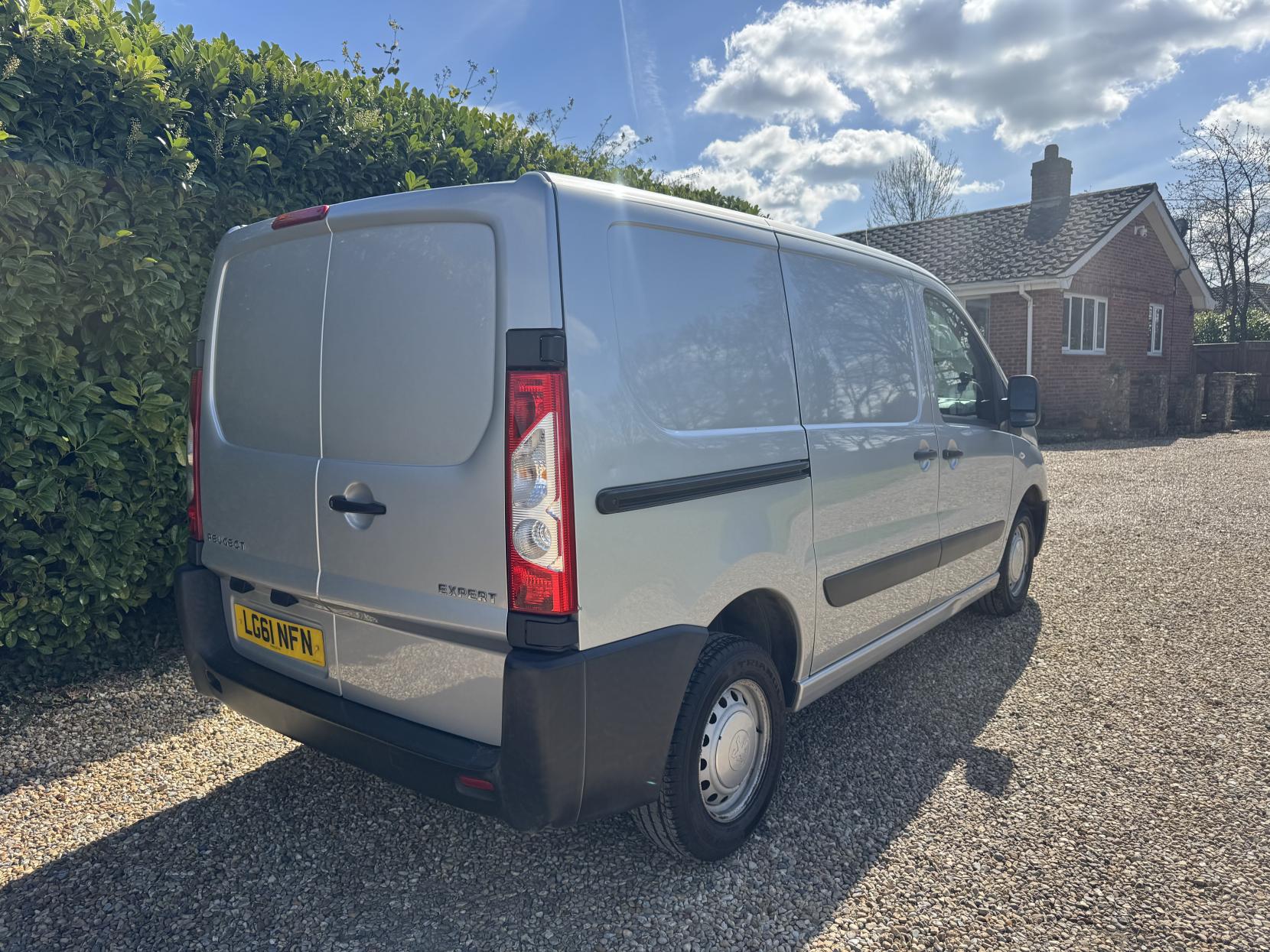 Peugeot Expert 1.6 HDi Panel Van 4dr Diesel Manual L1 H1 (191 g/km, 90 bhp)