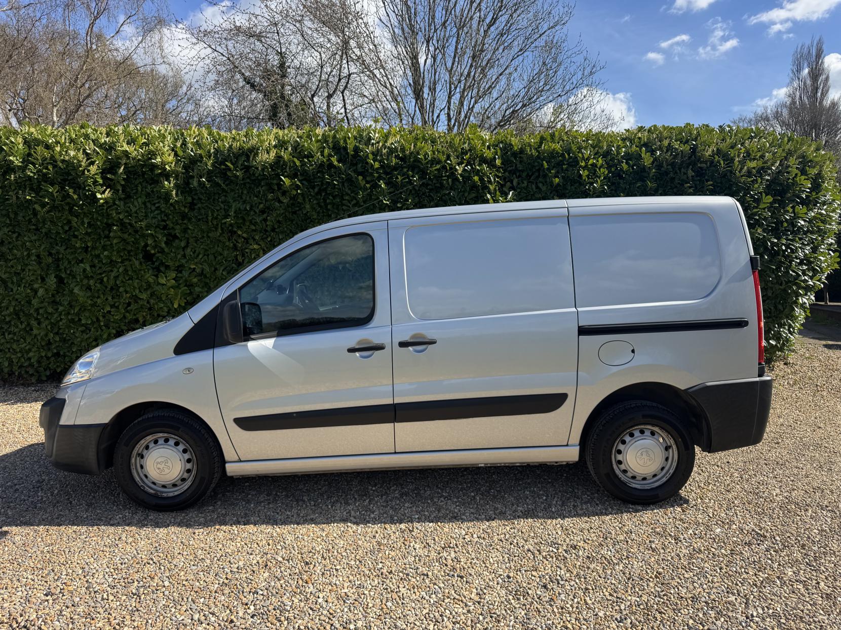 Peugeot Expert 1.6 HDi Panel Van 4dr Diesel Manual L1 H1 (191 g/km, 90 bhp)