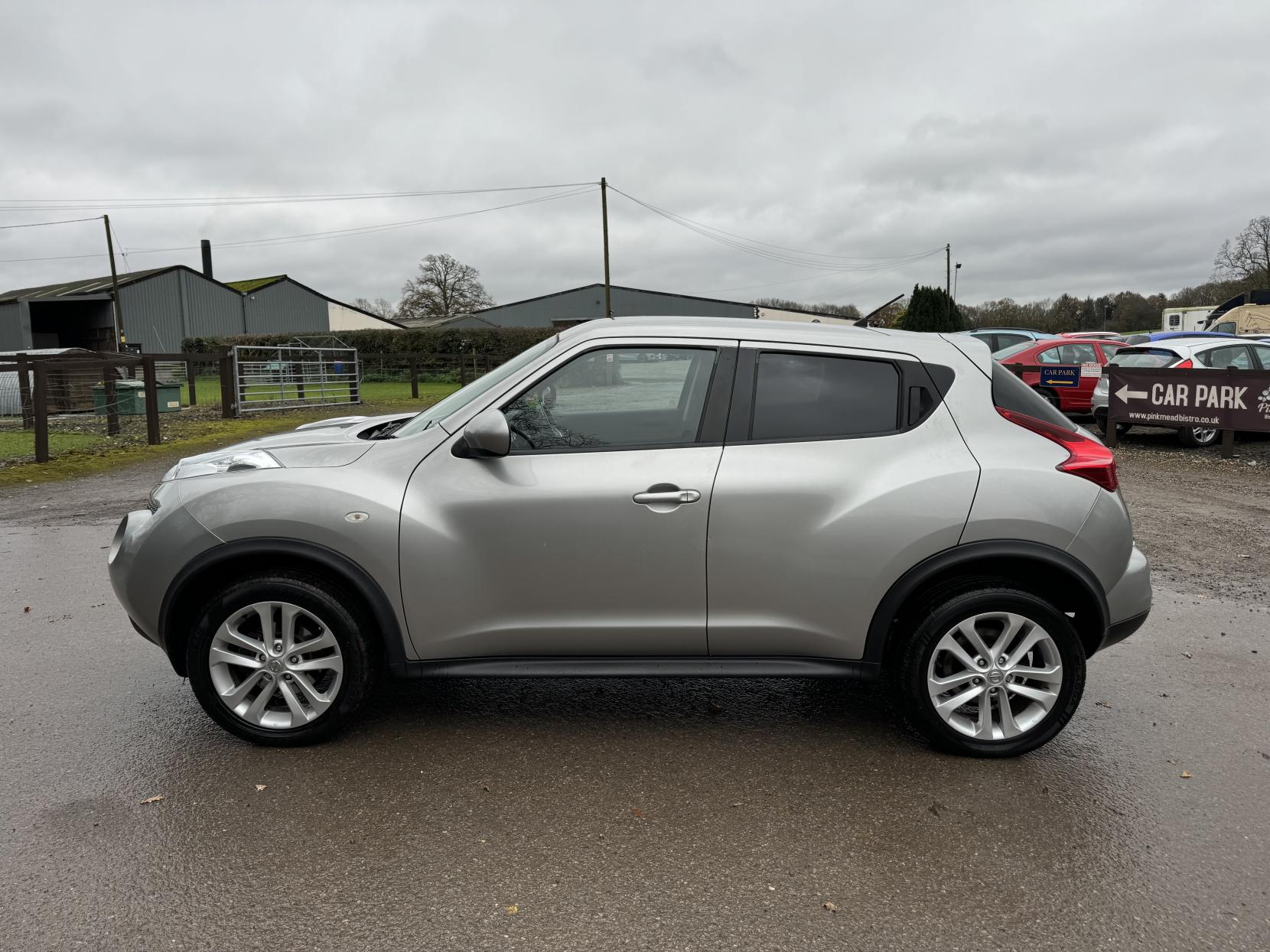 Nissan Juke 1.6 Acenta SUV 5dr Petrol Manual Euro 5 (117 ps)