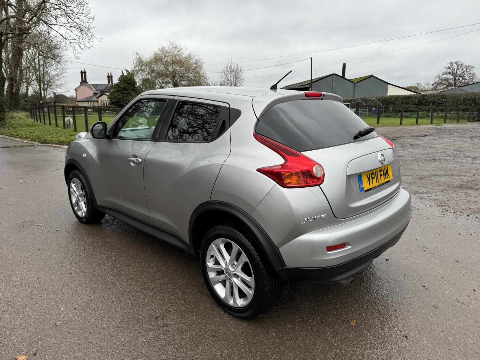 Nissan Juke 1.6 Acenta SUV 5dr Petrol Manual Euro 5 (117 ps)