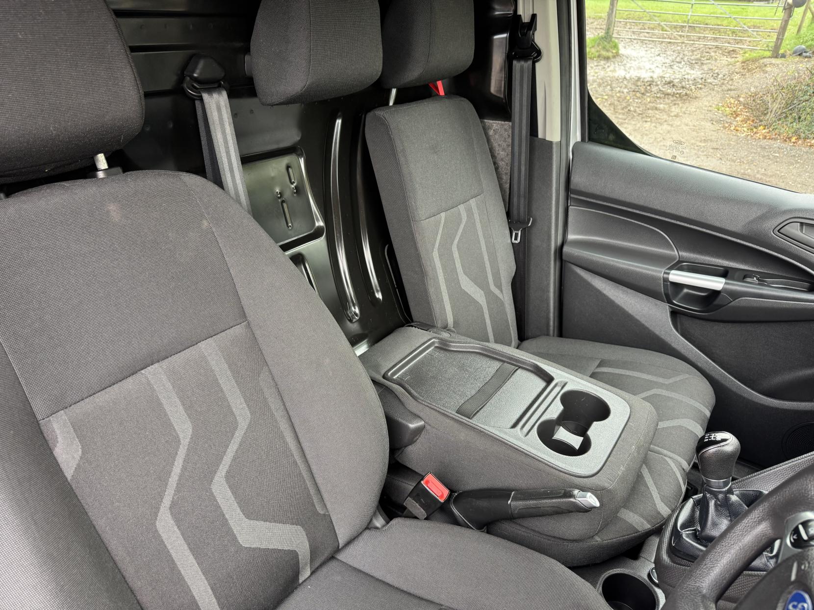 Ford Transit Connect 1.6 TDCi 210 Trend Panel Van 5dr Diesel Manual L2 H1 (128 g/km, 94 bhp)