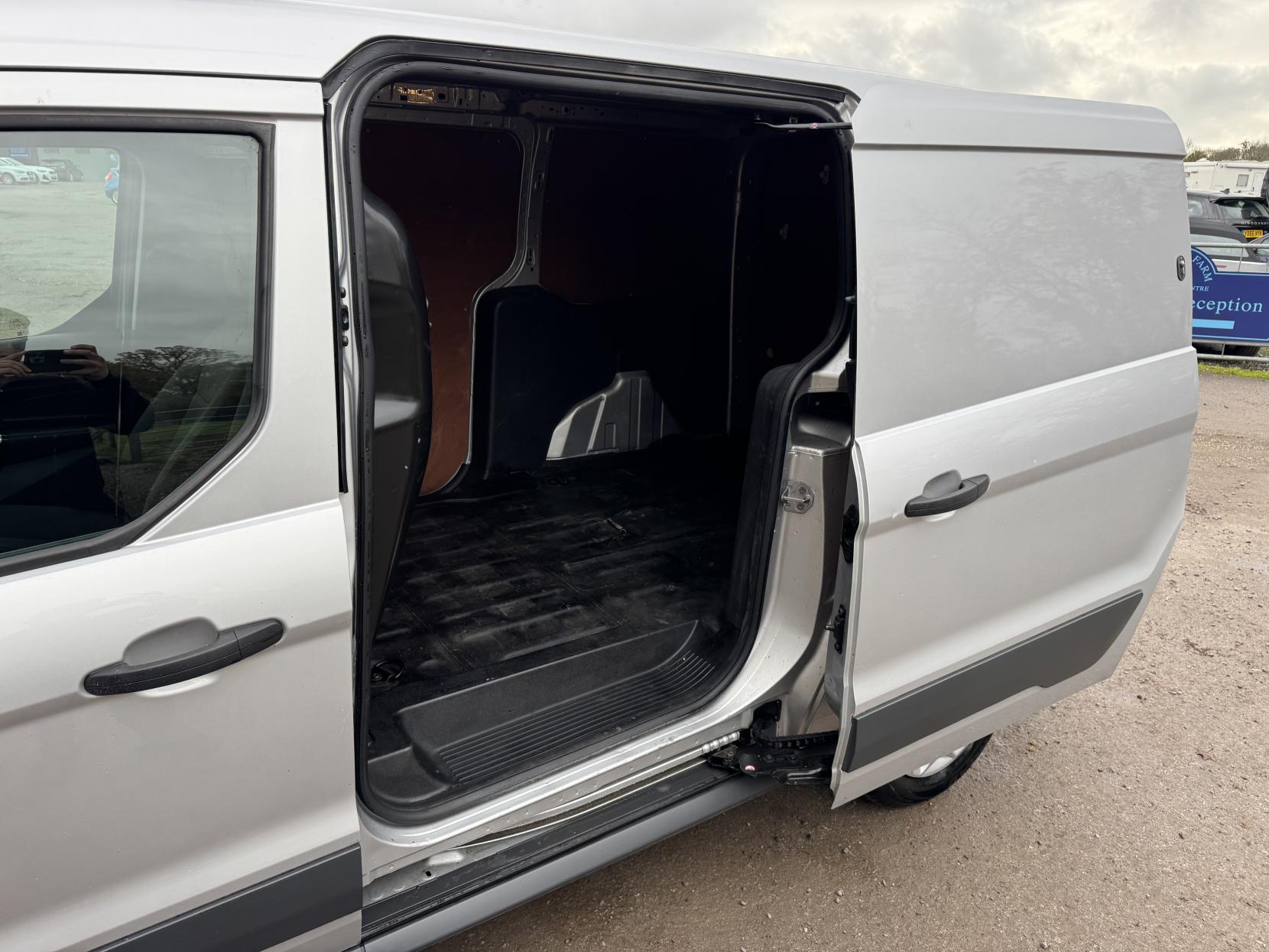 Ford Transit Connect 1.6 TDCi 210 Trend Panel Van 5dr Diesel Manual L2 H1 (128 g/km, 94 bhp)