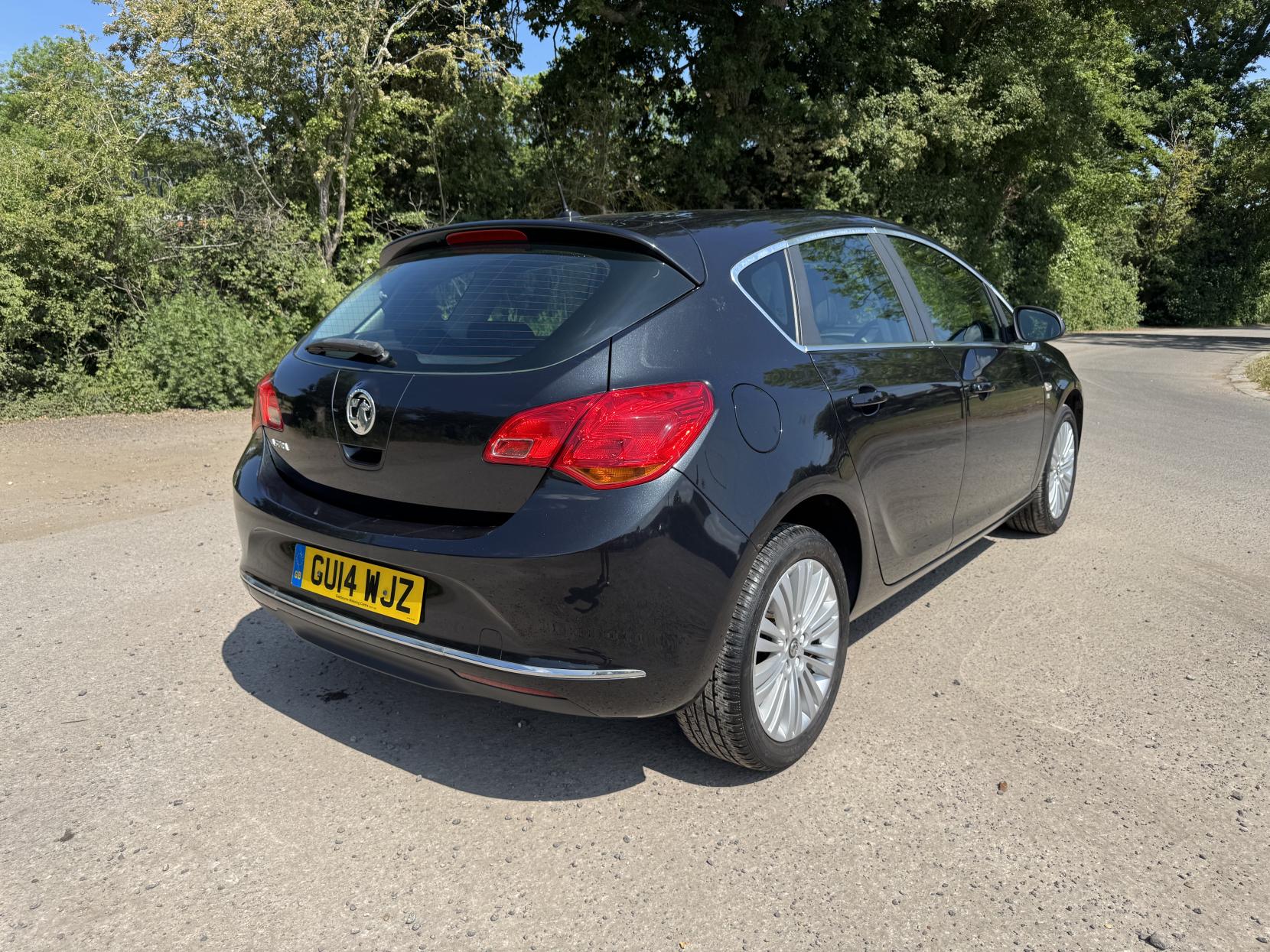 Vauxhall Astra 1.4 16v Excite Hatchback 5dr Petrol Manual Euro 5 (100 ps)