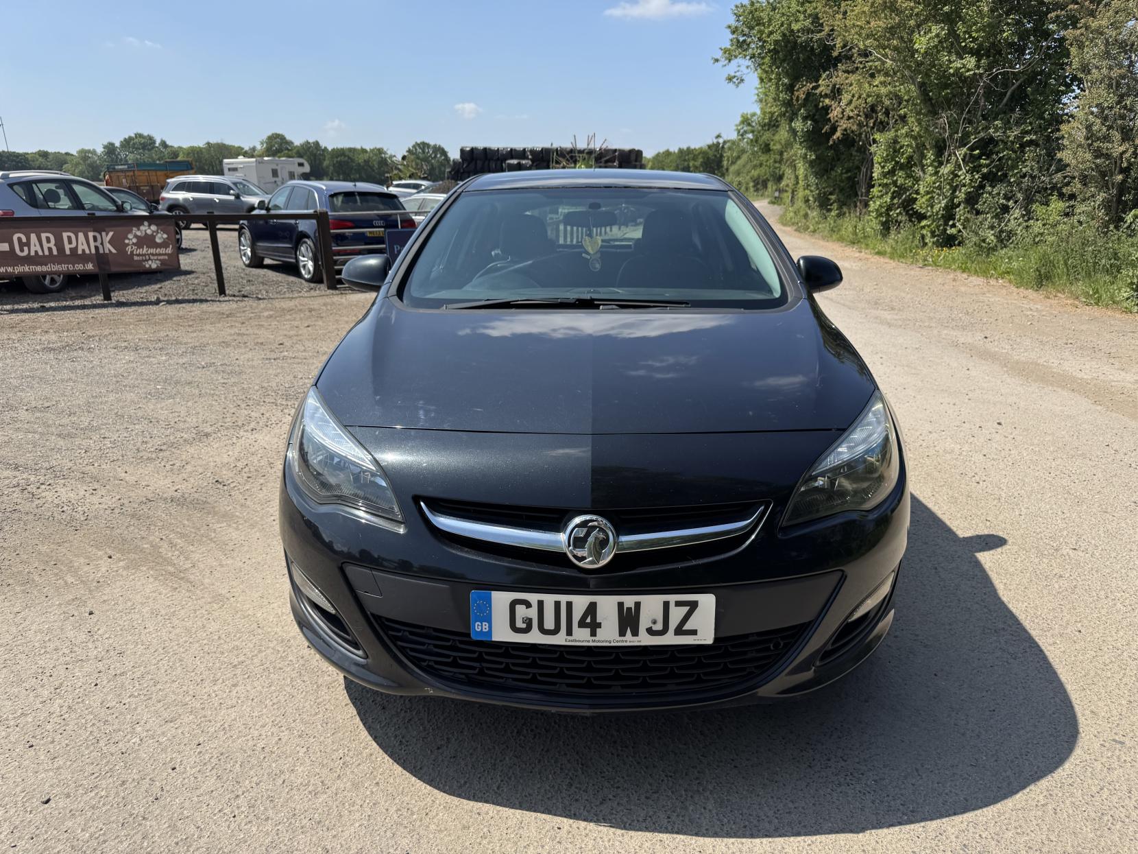 Vauxhall Astra 1.4 16v Excite Hatchback 5dr Petrol Manual Euro 5 (100 ps)