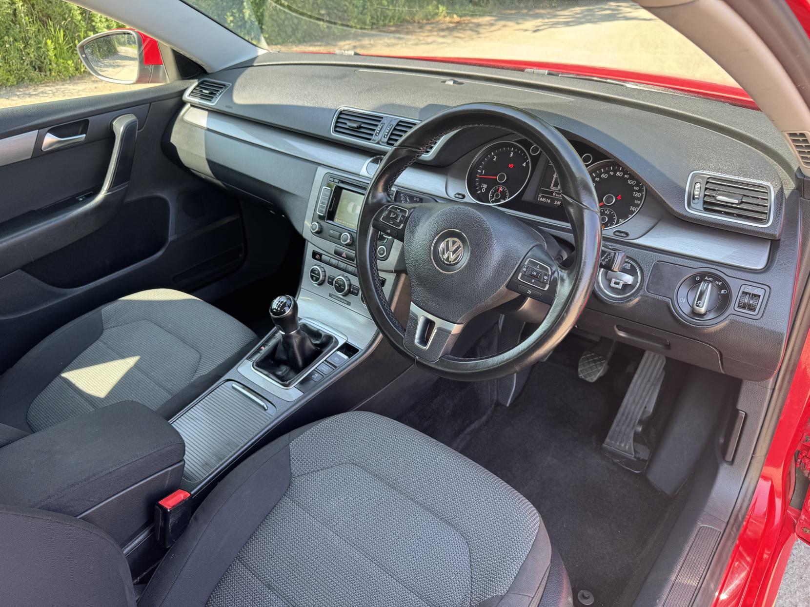 Volkswagen Passat 1.6 TDI BlueMotion Tech Highline Estate 5dr Diesel Manual Euro 5 (s/s) (105 ps)