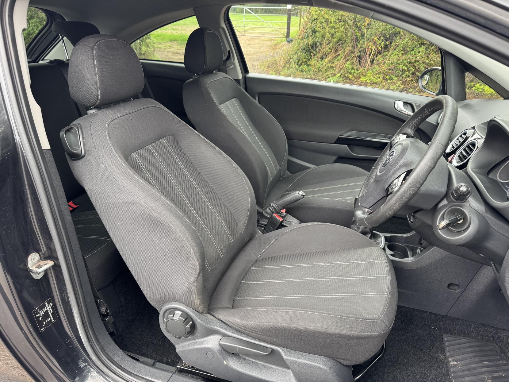 Vauxhall Corsa 1.2 16V Limited Edition Hatchback 3dr Petrol Manual Euro 5 (85 ps)