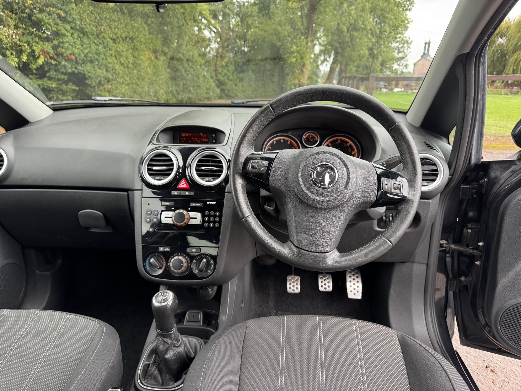 Vauxhall Corsa 1.2 16V Limited Edition Hatchback 3dr Petrol Manual Euro 5 (85 ps)