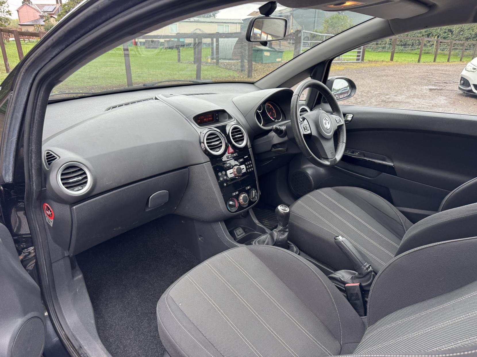 Vauxhall Corsa 1.2 16V Limited Edition Hatchback 3dr Petrol Manual Euro 5 (85 ps)
