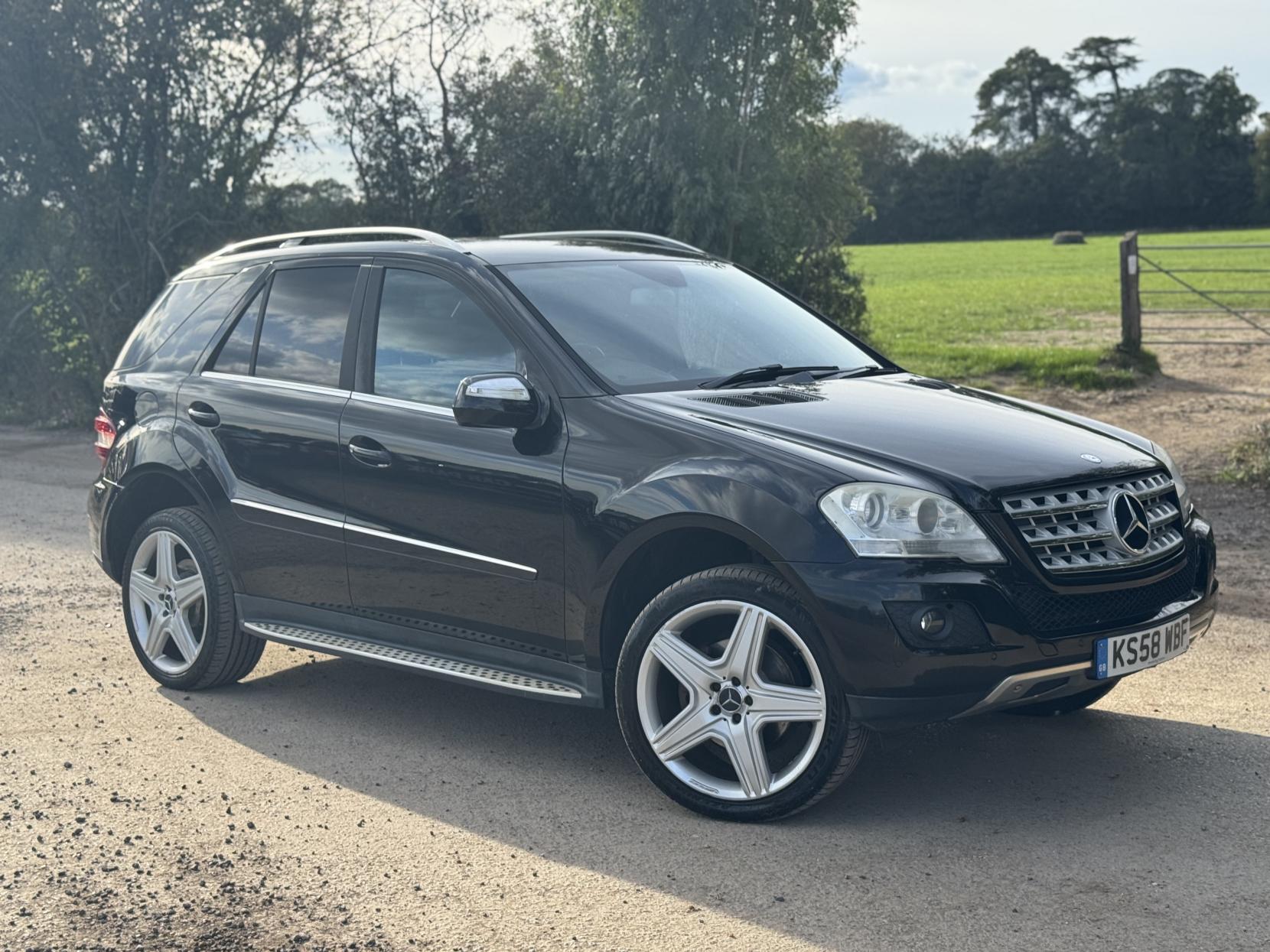 Mercedes-Benz M Class 3.0 ML320 CDI V6 Sport SUV 5dr Diesel Tiptronic 4WD Euro 4 (224 ps)