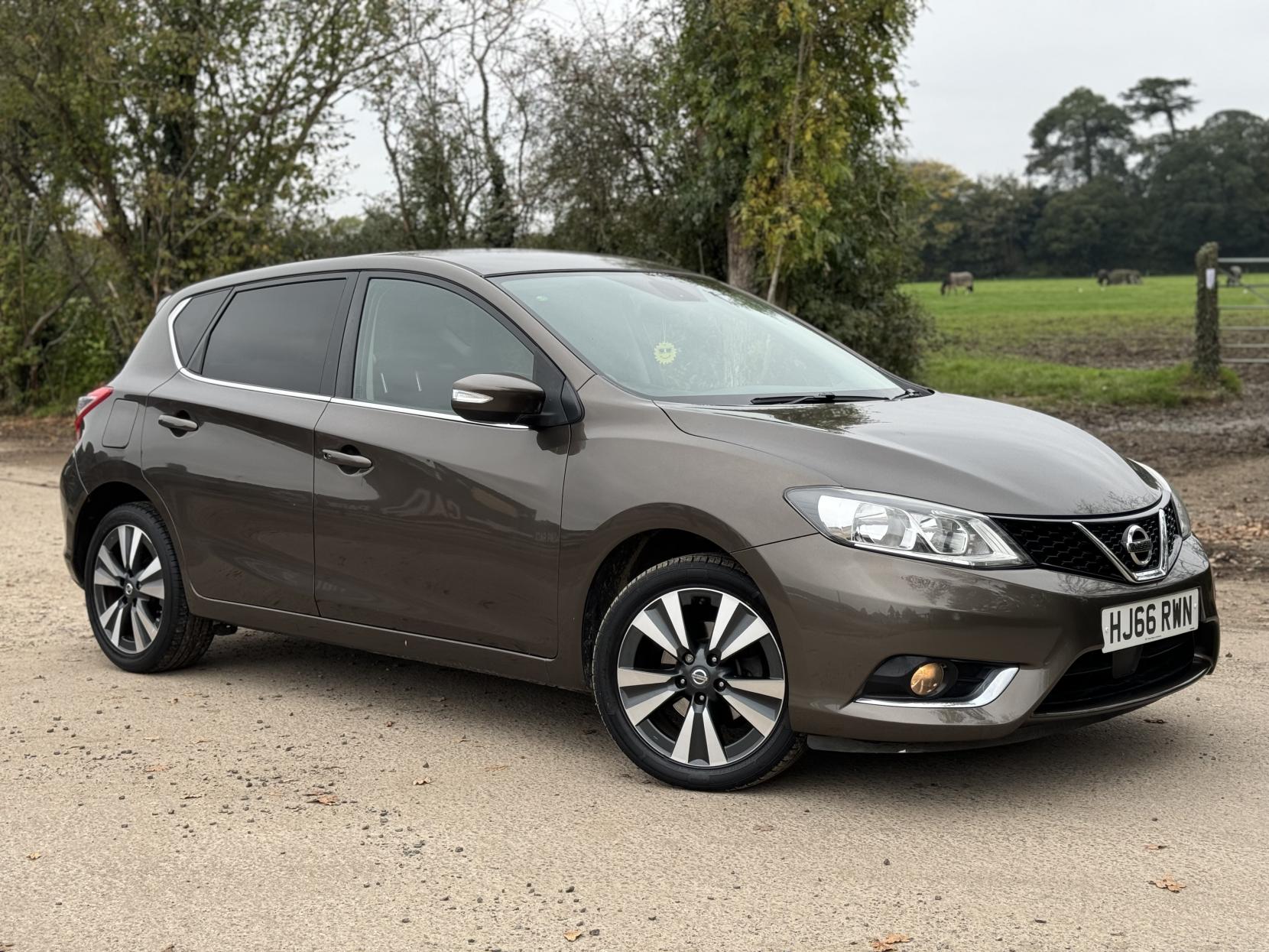 Nissan Pulsar 1.2 DIG-T N-Connecta Hatchback 5dr Petrol Manual Euro 6 (s/s) (115 ps)