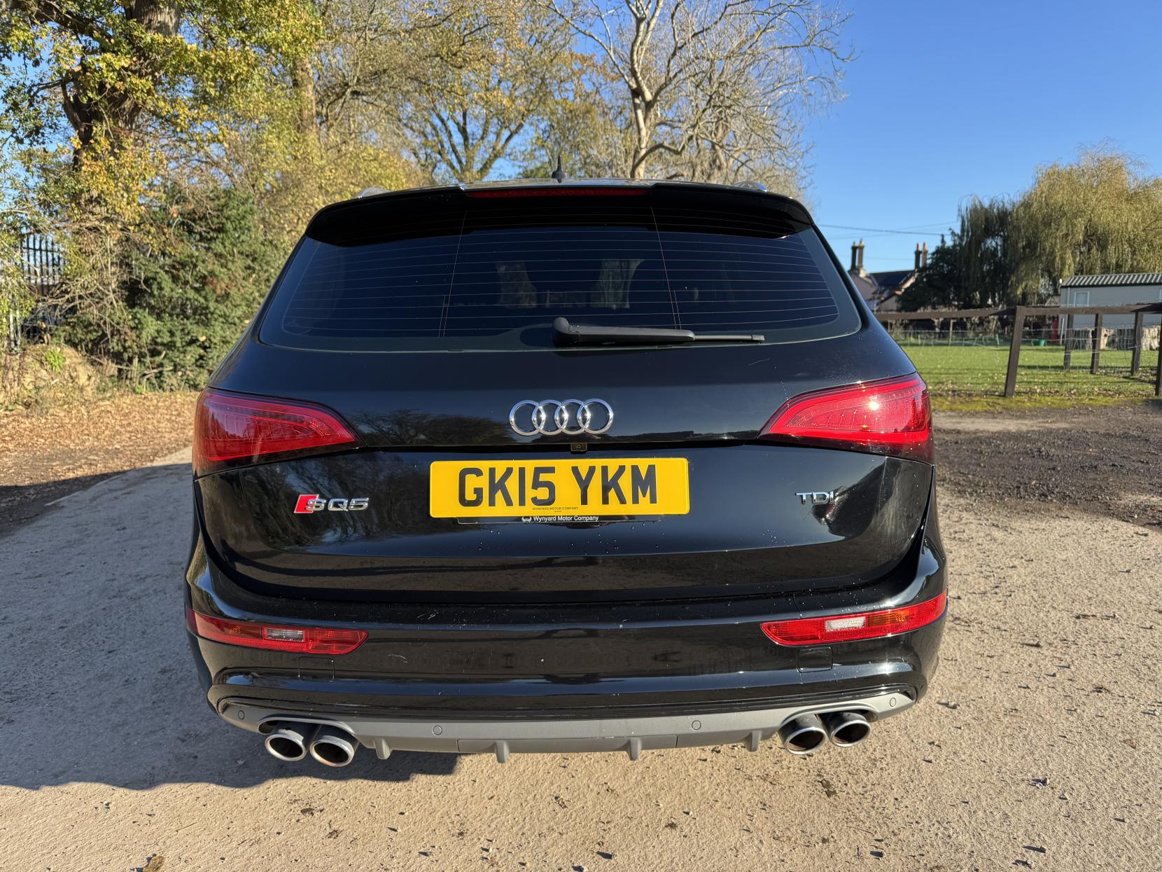 Audi SQ5 3.0 BiTDI V6 SUV 5dr Diesel Tiptronic quattro Euro 5 (s/s) (313 ps)