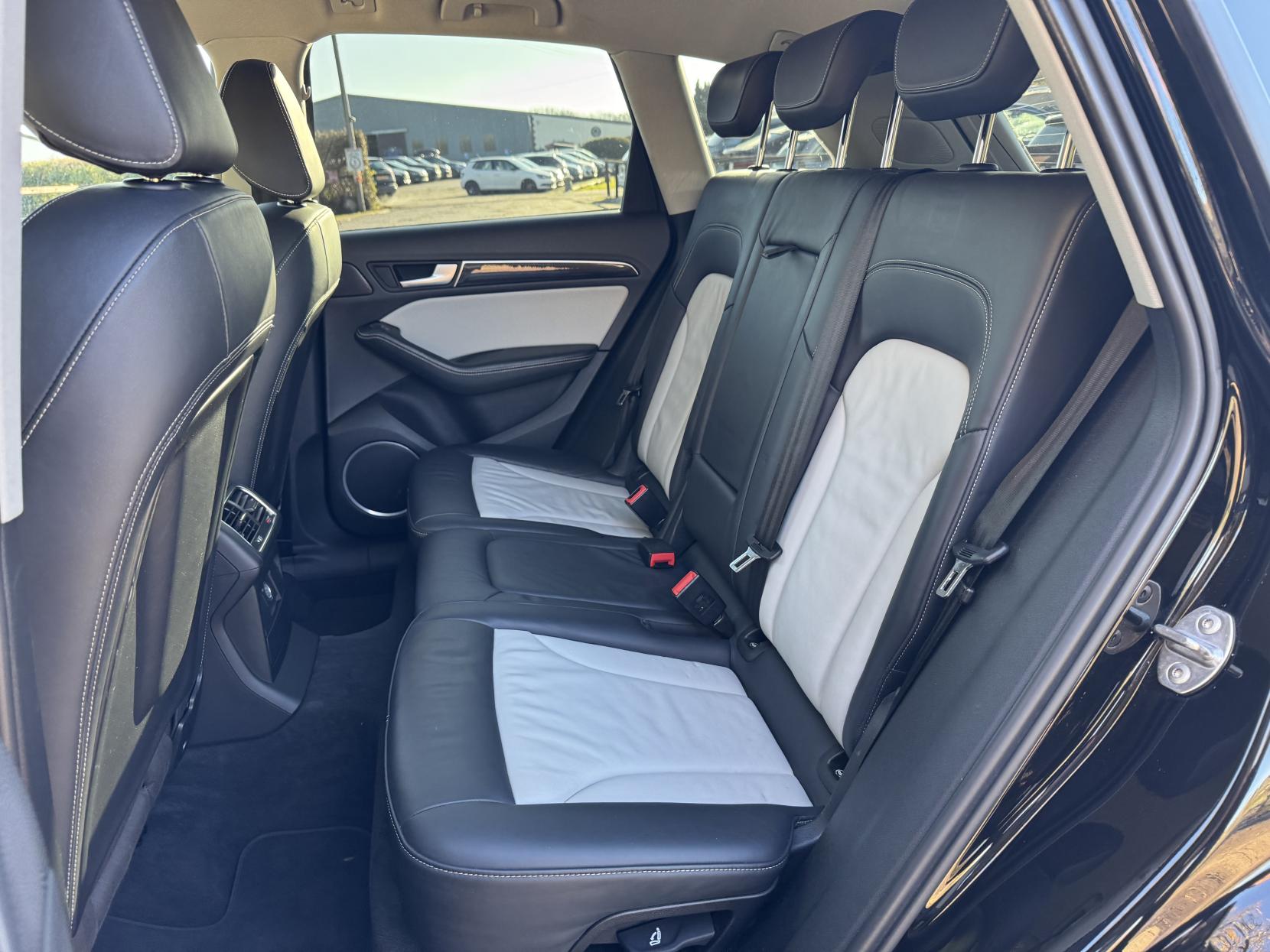 Audi SQ5 3.0 BiTDI V6 SUV 5dr Diesel Tiptronic quattro Euro 5 (s/s) (313 ps)