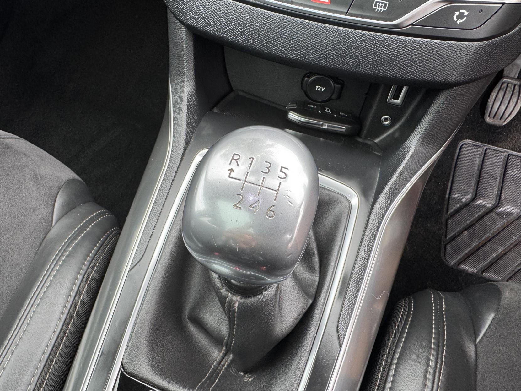 Peugeot 308 1.6 e-HDi Feline Hatchback 5dr Diesel Manual Euro 5 (s/s) (115 ps)