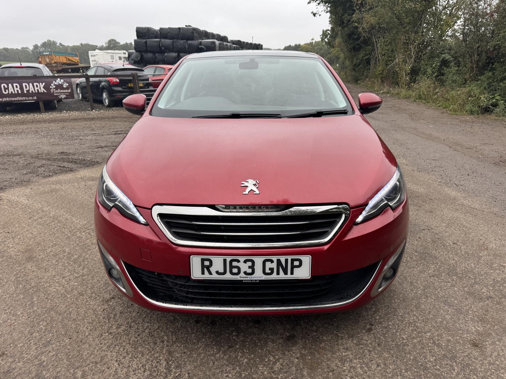 Peugeot 308 1.6 e-HDi Feline Hatchback 5dr Diesel Manual Euro 5 (s/s) (115 ps)