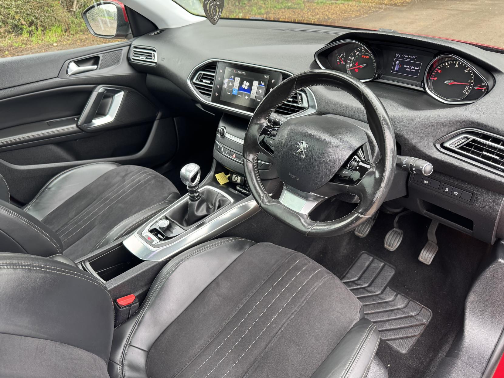 Peugeot 308 1.6 e-HDi Feline Hatchback 5dr Diesel Manual Euro 5 (s/s) (115 ps)