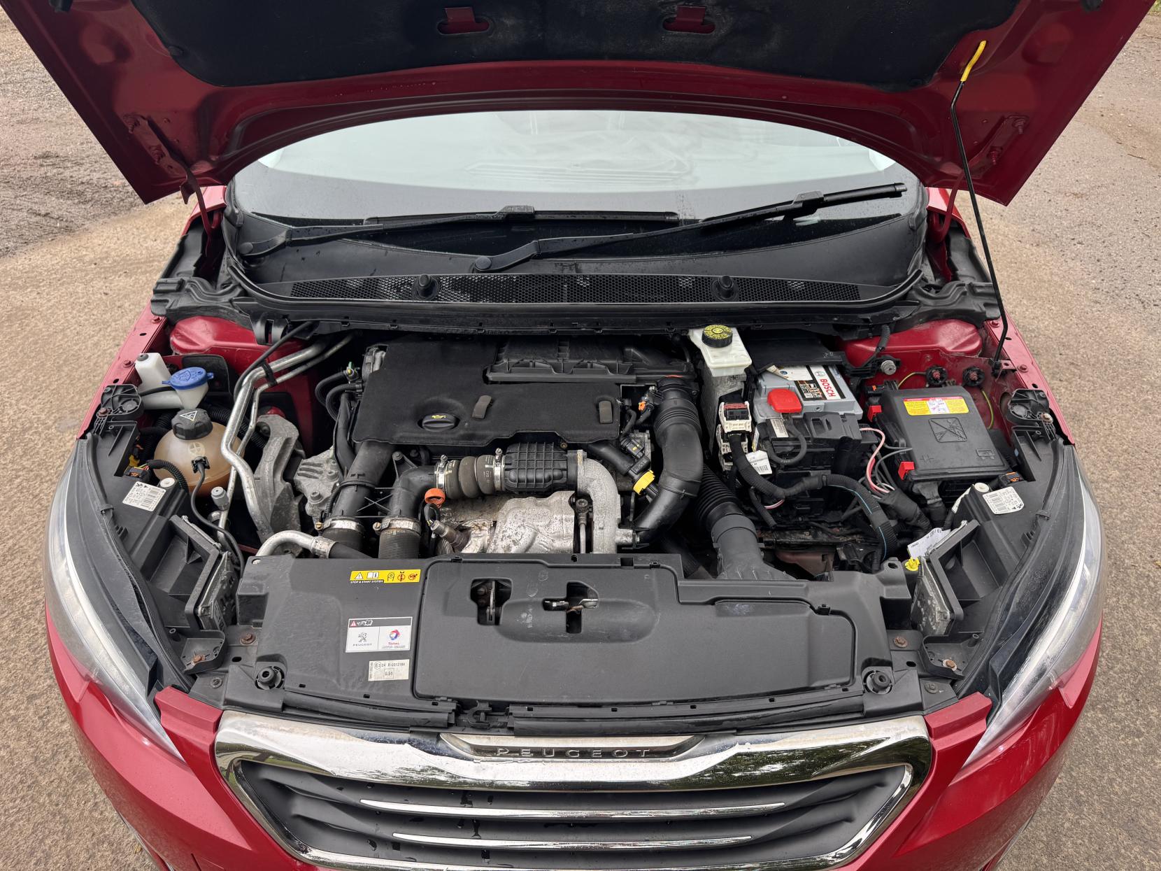 Peugeot 308 1.6 e-HDi Feline Hatchback 5dr Diesel Manual Euro 5 (s/s) (115 ps)