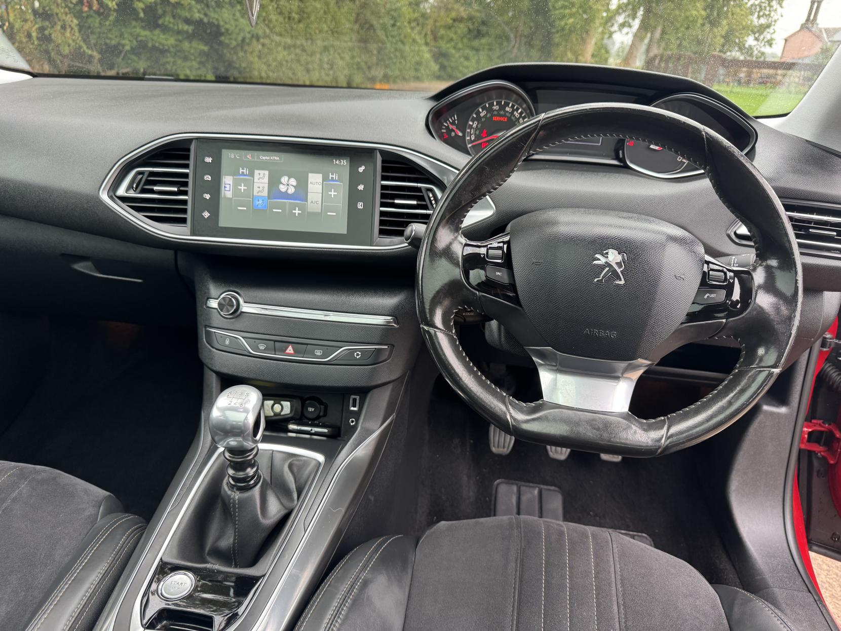Peugeot 308 1.6 e-HDi Feline Hatchback 5dr Diesel Manual Euro 5 (s/s) (115 ps)
